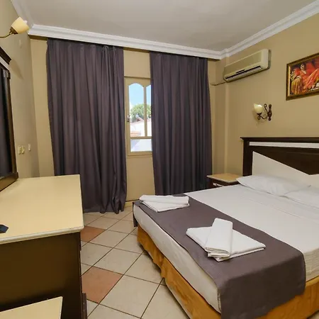 Hotel Club Selen İçmeler