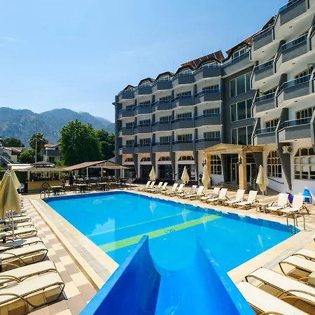Hotel Club Selen 3*