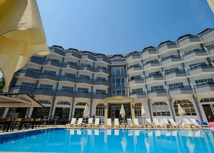 Club Selen Otel 3*