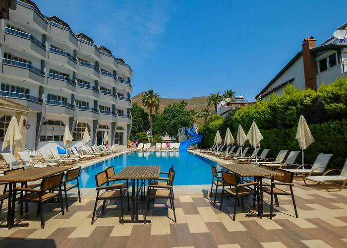 Club Selen Otel 3*
